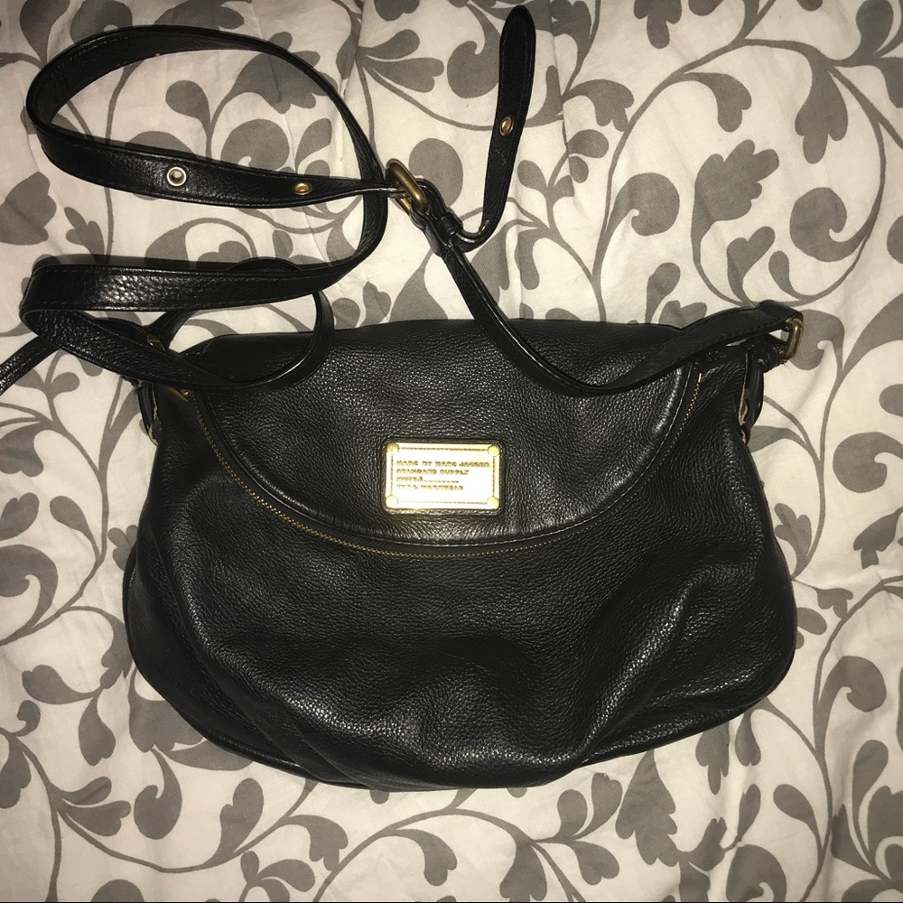 BLACK MARC JACOBS CLASS MESSENGER PURSE